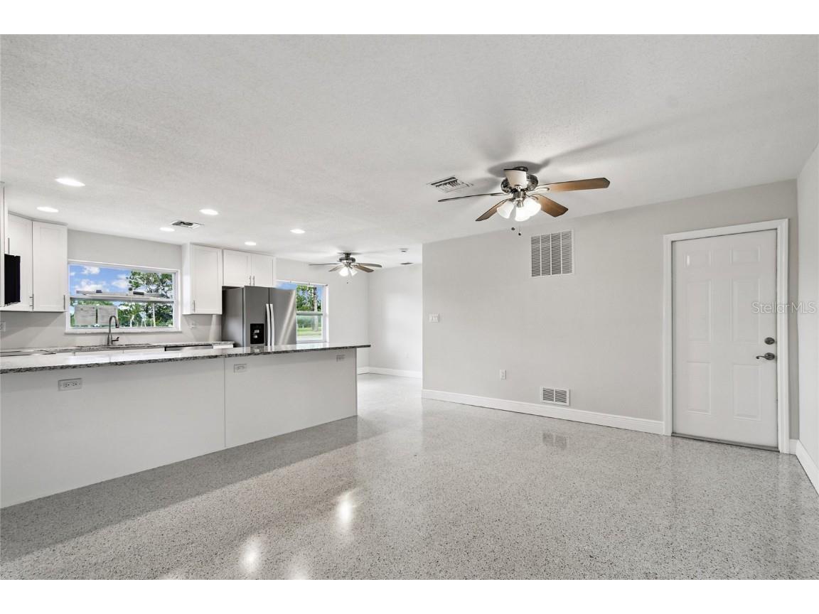 623 Palm Boulevard Dunedin FL 34698 TB8433349 image9