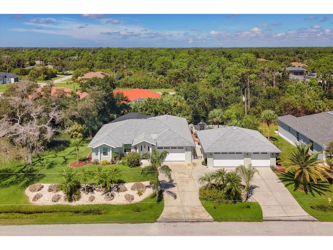 6233 Mckinley Terrace Englewood FL 34224 D6138393 image1