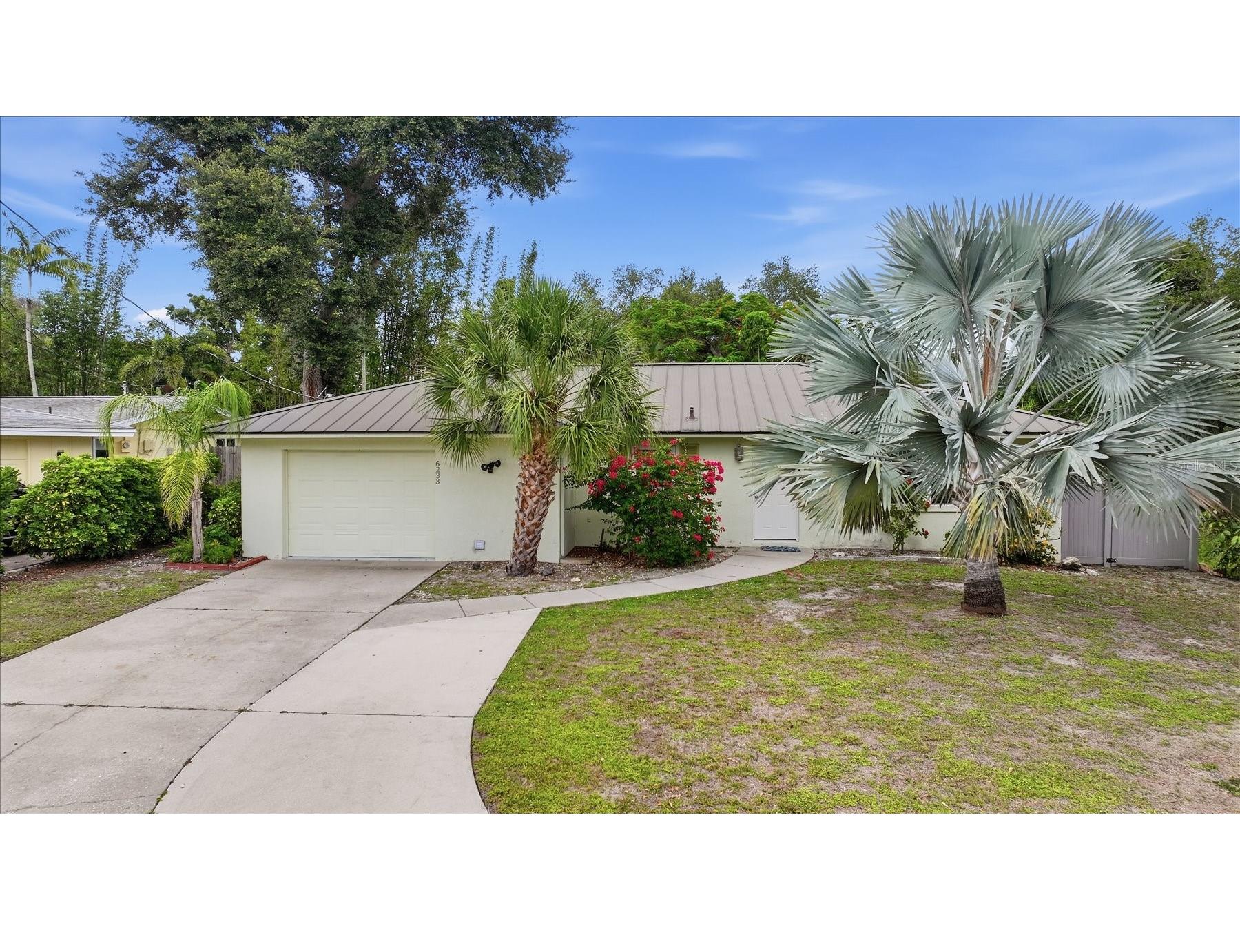 6233 Rockefeller Avenue Sarasota FL 34231 A4695266 image1