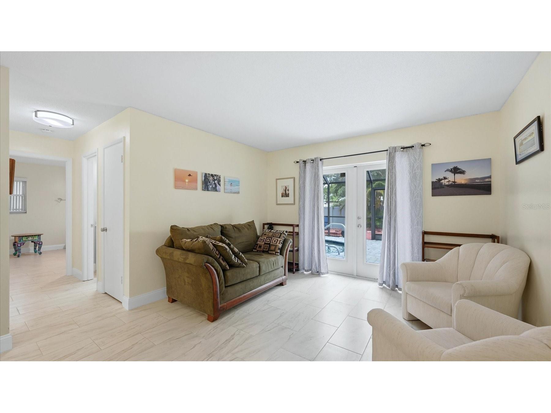 6233 Rockefeller Avenue Sarasota FL 34231 A4695266 image11