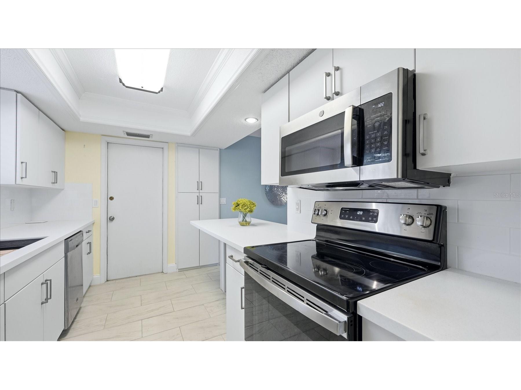 6233 Rockefeller Avenue Sarasota FL 34231 A4695266 image17