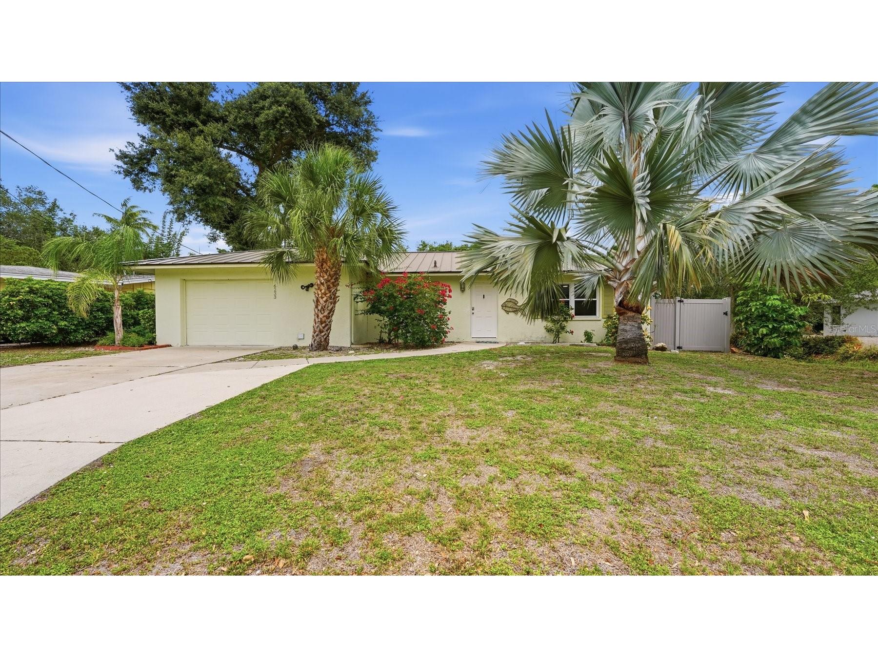 6233 Rockefeller Avenue Sarasota FL 34231 A4695266 image2