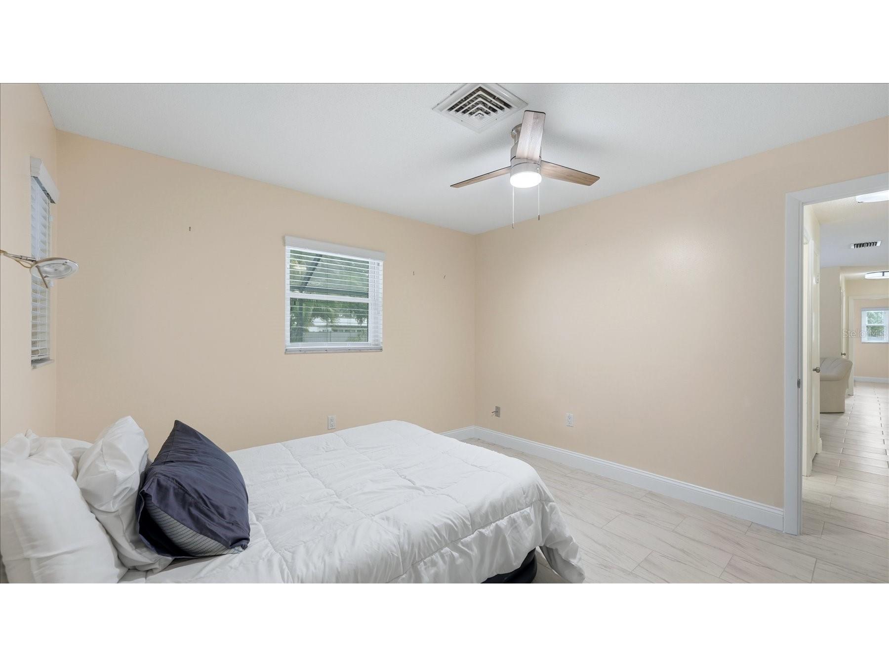 6233 Rockefeller Avenue Sarasota FL 34231 A4695266 image22