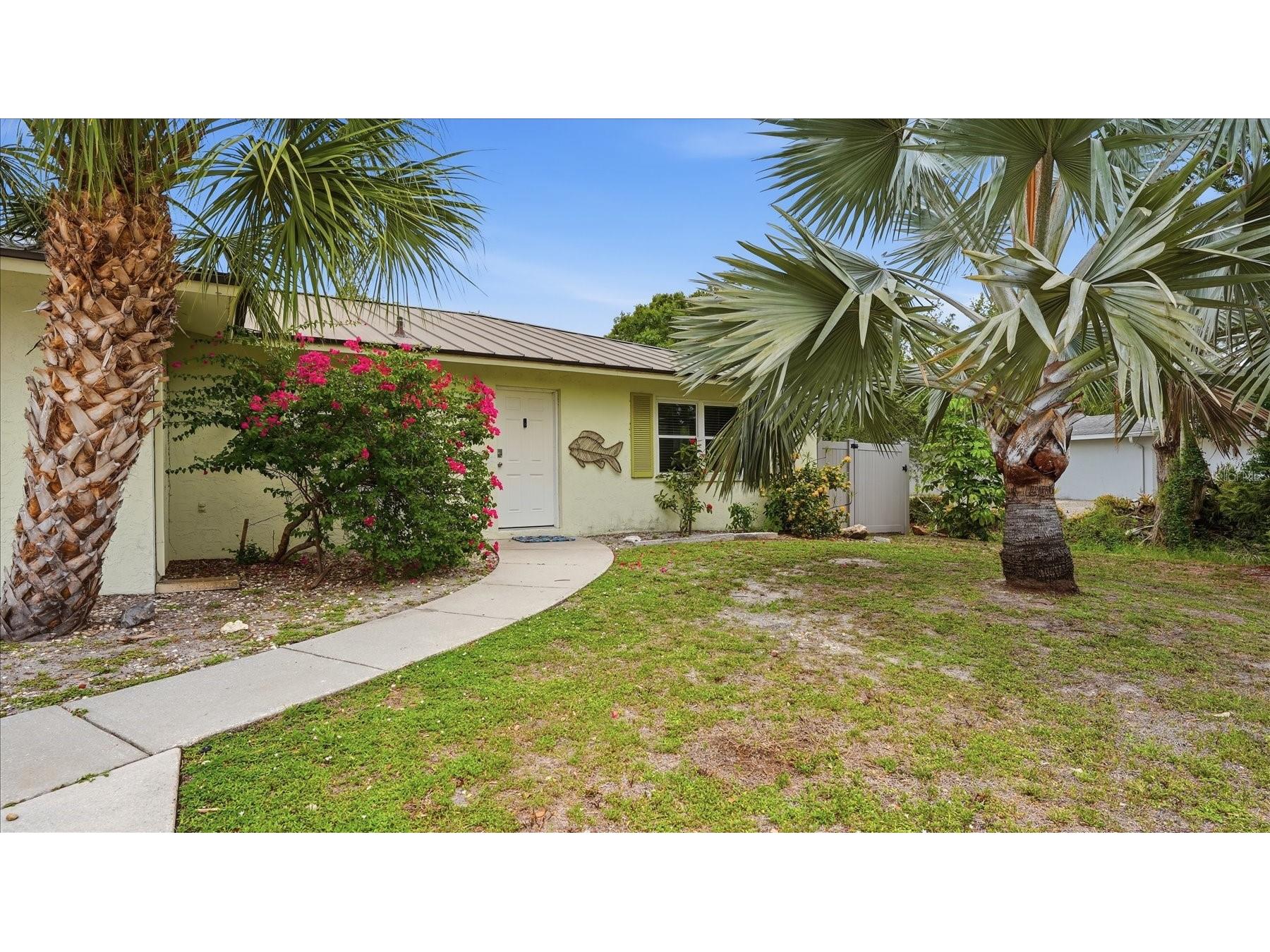 6233 Rockefeller Avenue Sarasota FL 34231 A4695266 image3
