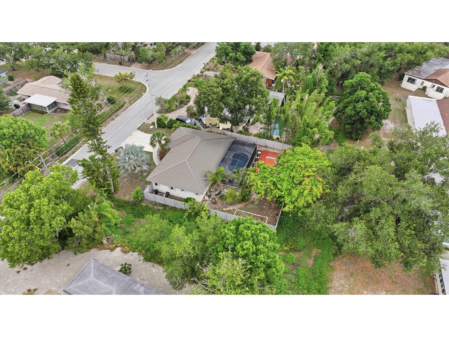 6233 Rockefeller Avenue Sarasota FL 34231 A4695266 image33