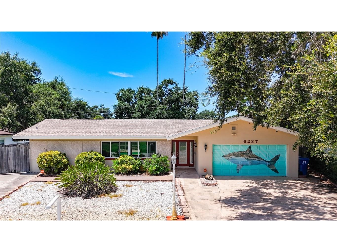 6237 15th Street S Saint Petersburg FL 33705 TB8412896 image1