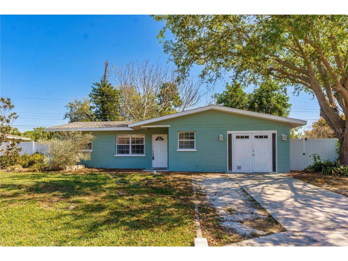 6237 Camphor Avenue Sarasota FL 34231 A4562679 image1