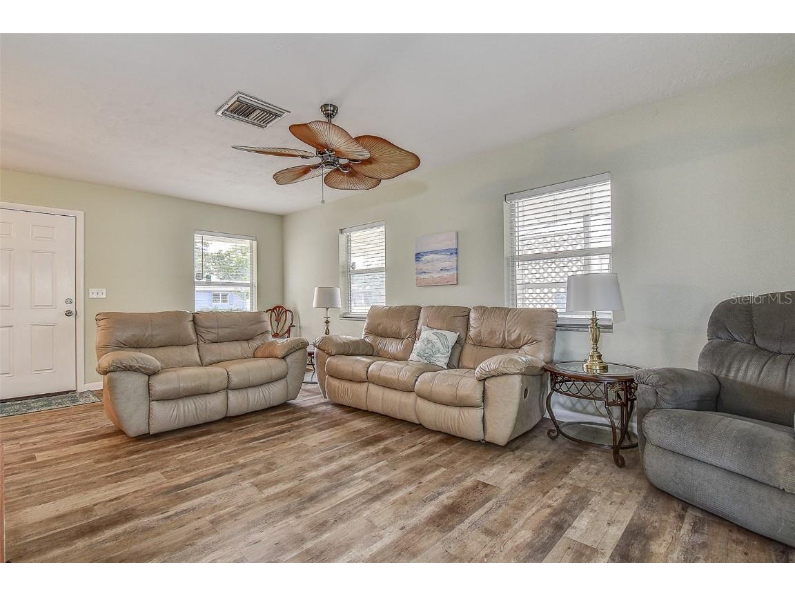 6237 Dalton Street Spring Hill FL 34606 TB8434759 image2