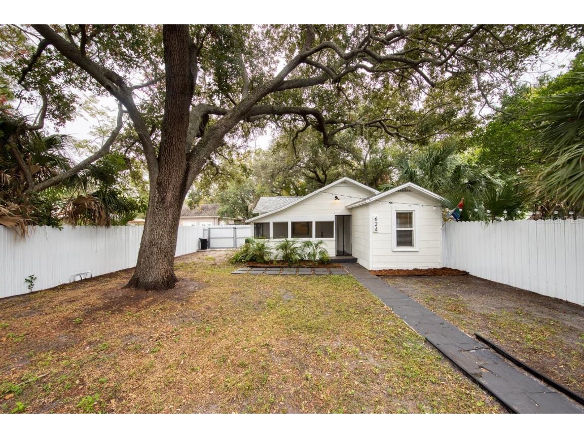 624 26th Avenue S Saint Petersburg FL 33705 U8224246 image1