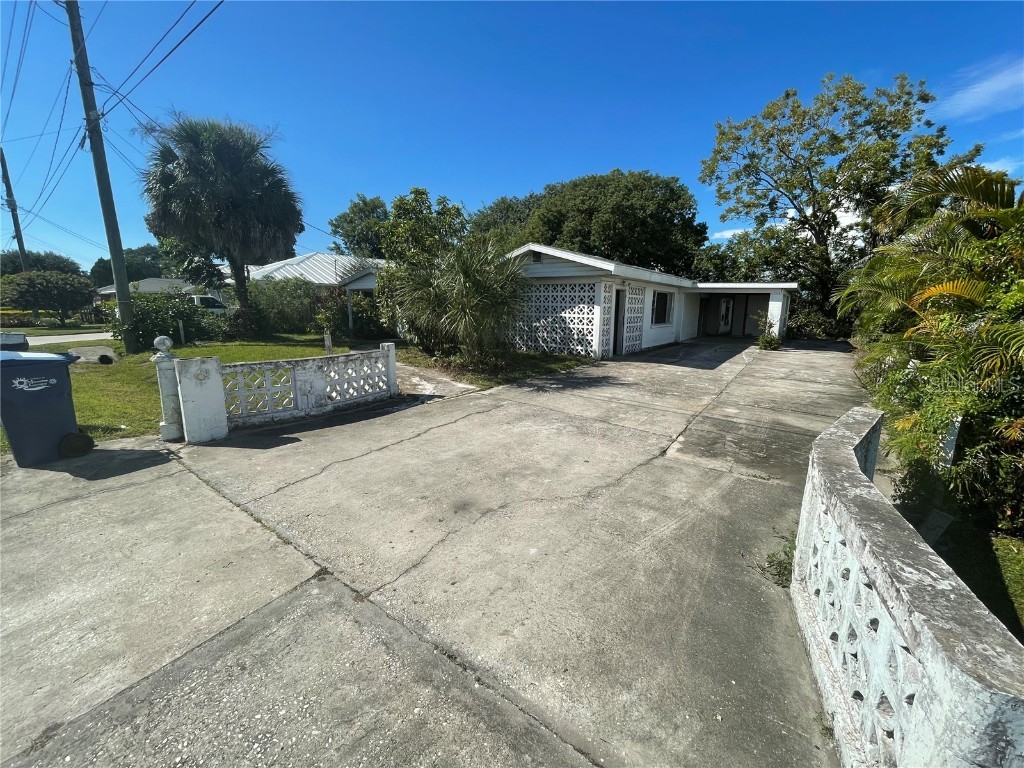 624 30th Street E Palmetto FL 34221 T3416192 image1