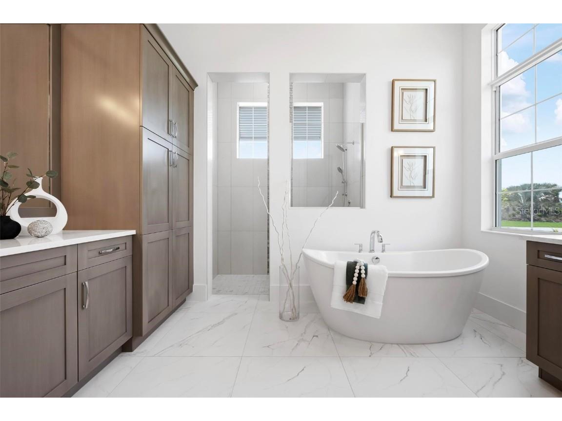 624 Blue Shell Loop Sarasota FL 34240 A4633383 image29