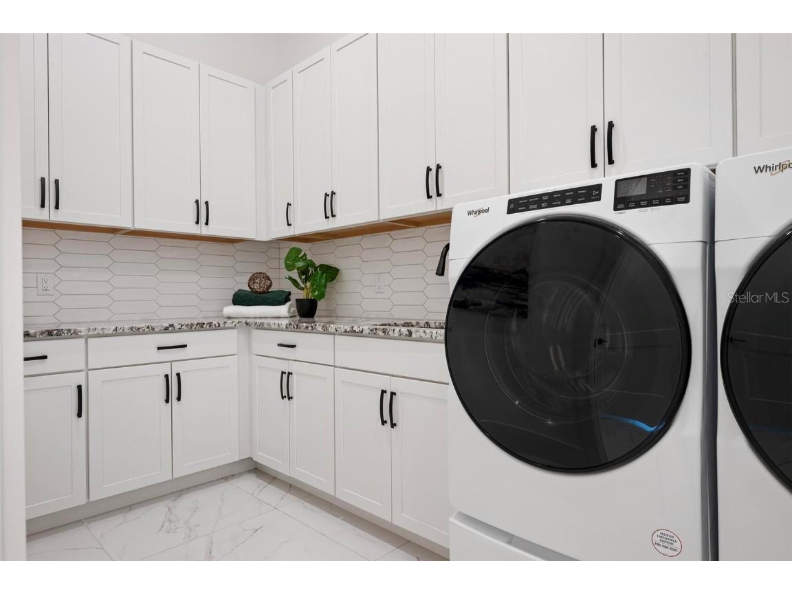 624 Blue Shell Loop Sarasota FL 34240 A4633383 image43