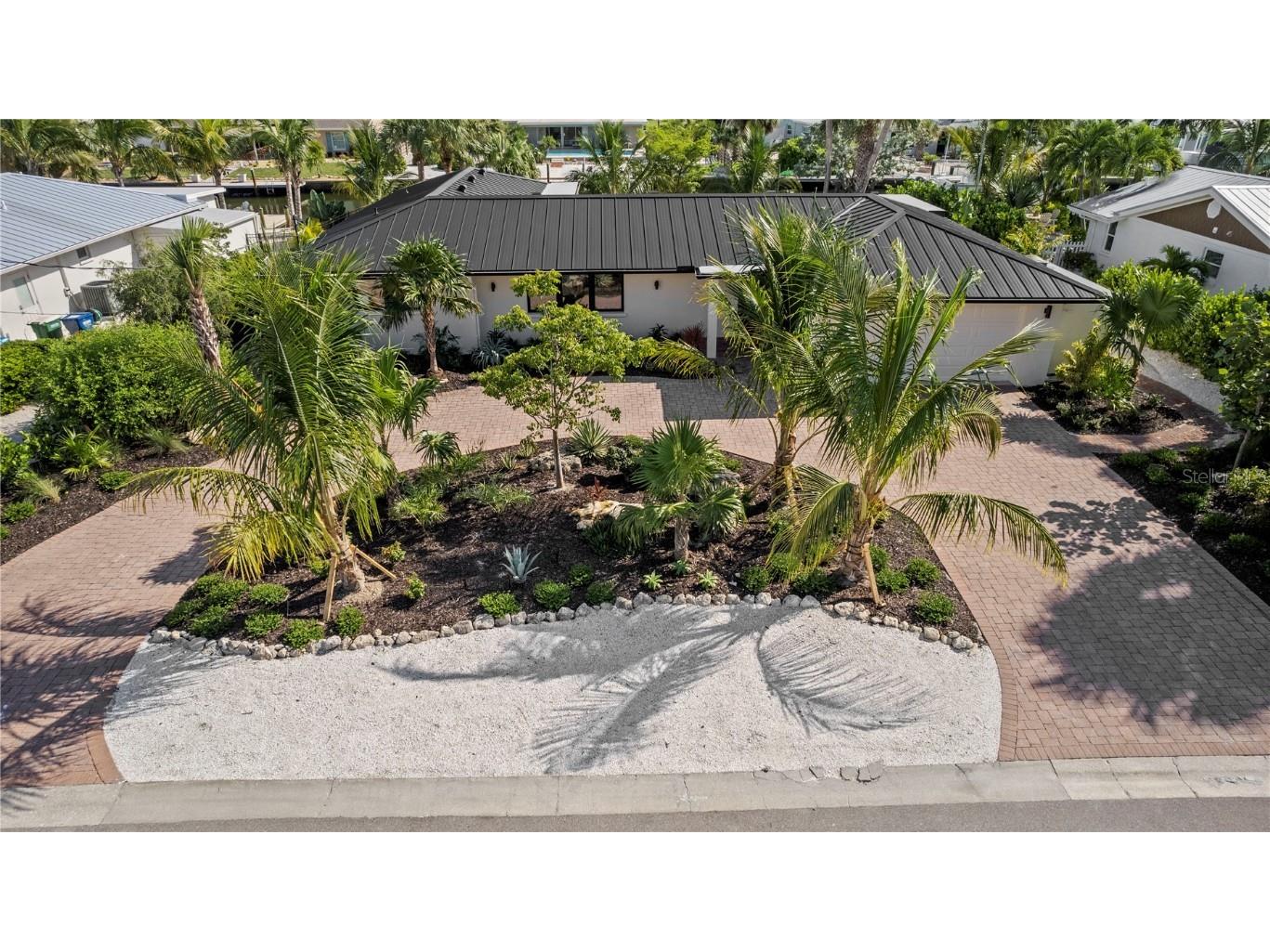 624 Dundee Lane Holmes Beach FL 34217 A4665745 image1