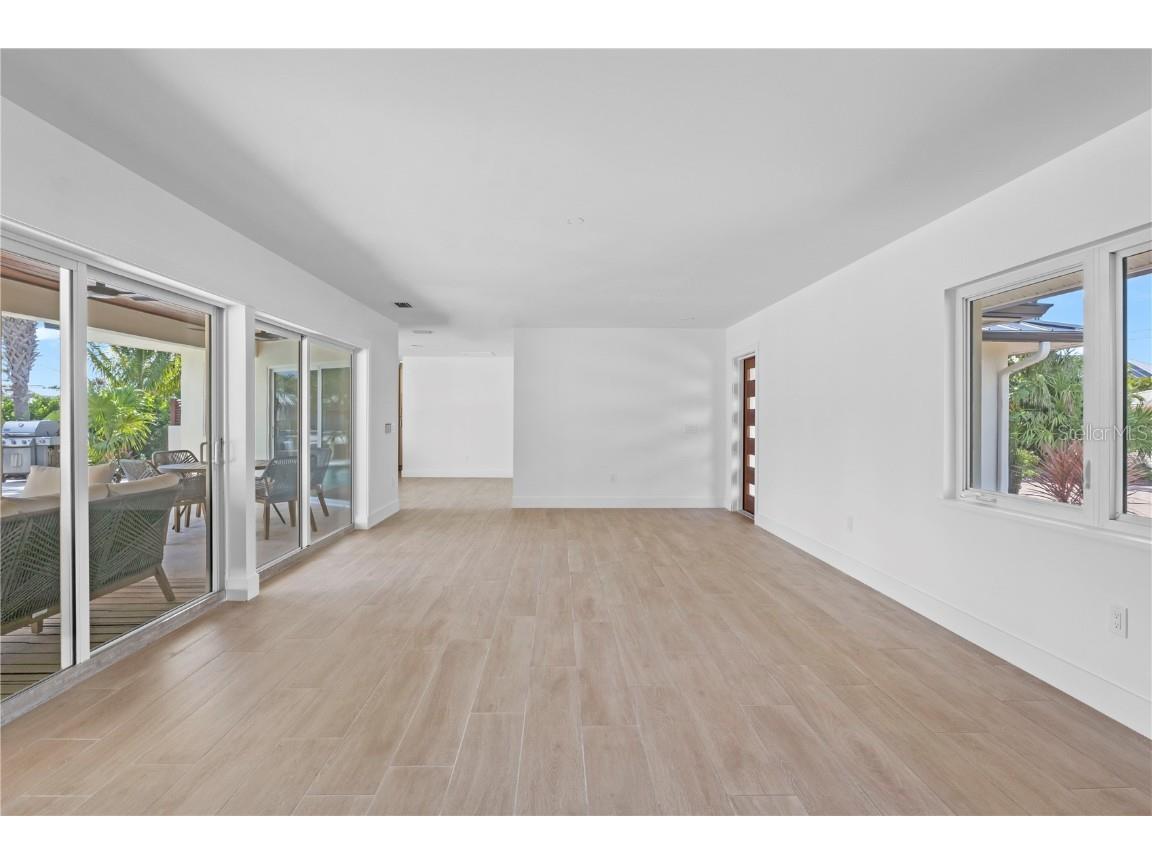 624 Dundee Lane Holmes Beach FL 34217 A4665745 image10