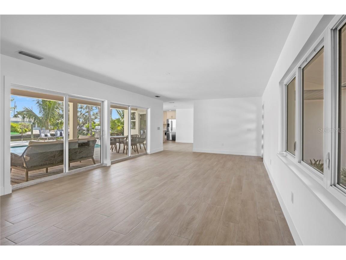 624 Dundee Lane Holmes Beach FL 34217 A4665745 image11