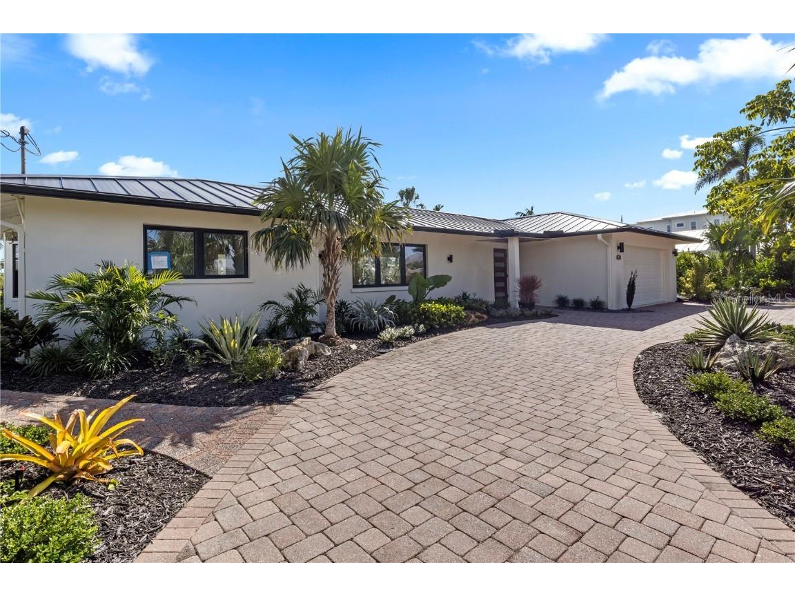 624 Dundee Lane Holmes Beach FL 34217 A4665745 image2