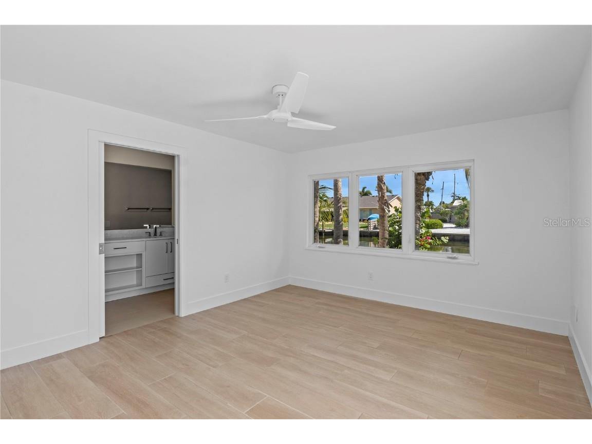 624 Dundee Lane Holmes Beach FL 34217 A4665745 image27