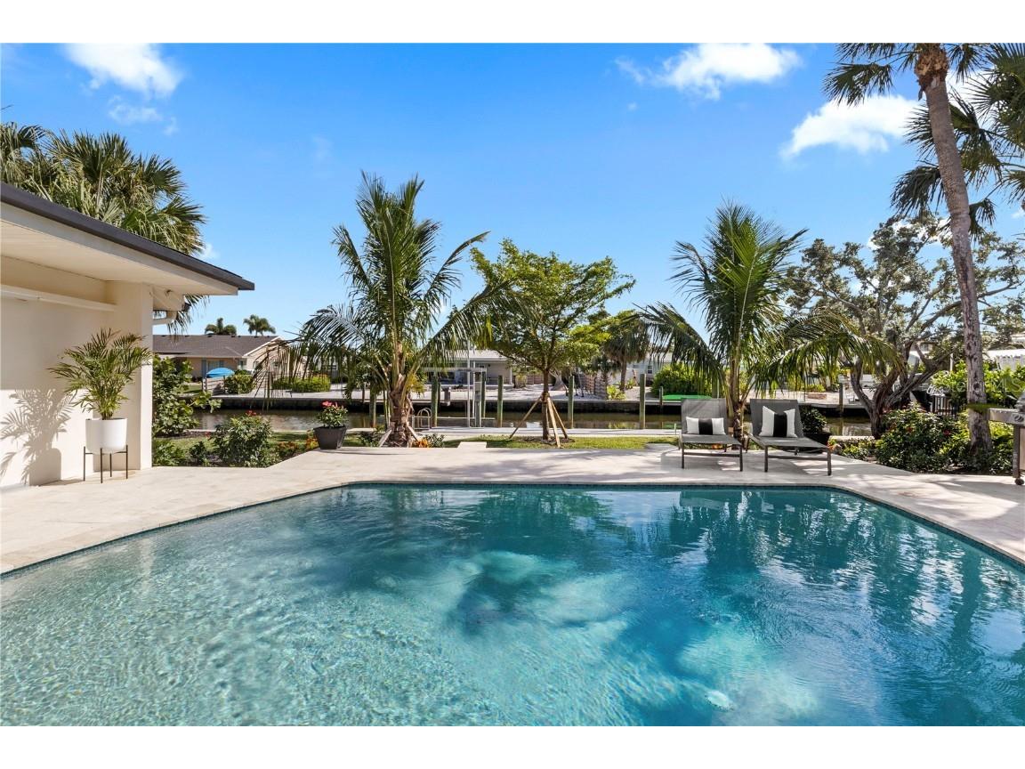 624 Dundee Lane Holmes Beach FL 34217 A4665745 image8