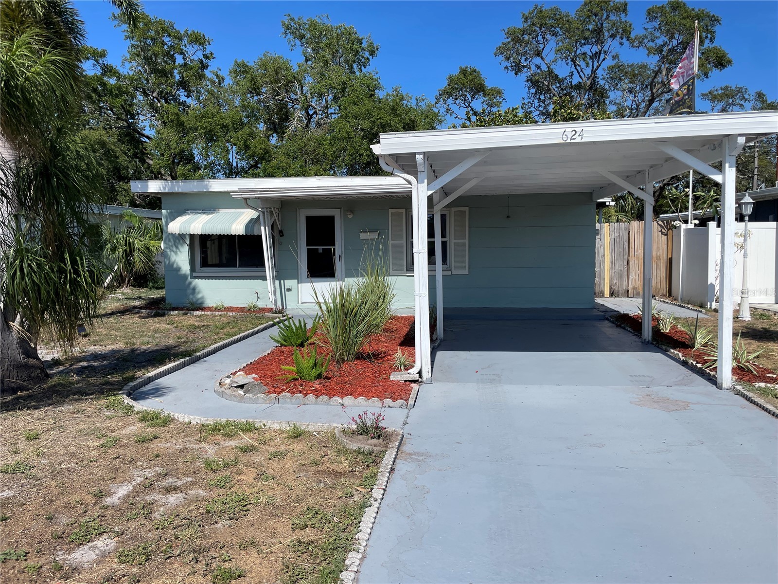 624 Folsom Street S Saint Petersburg FL 33707 TB8506349 image1