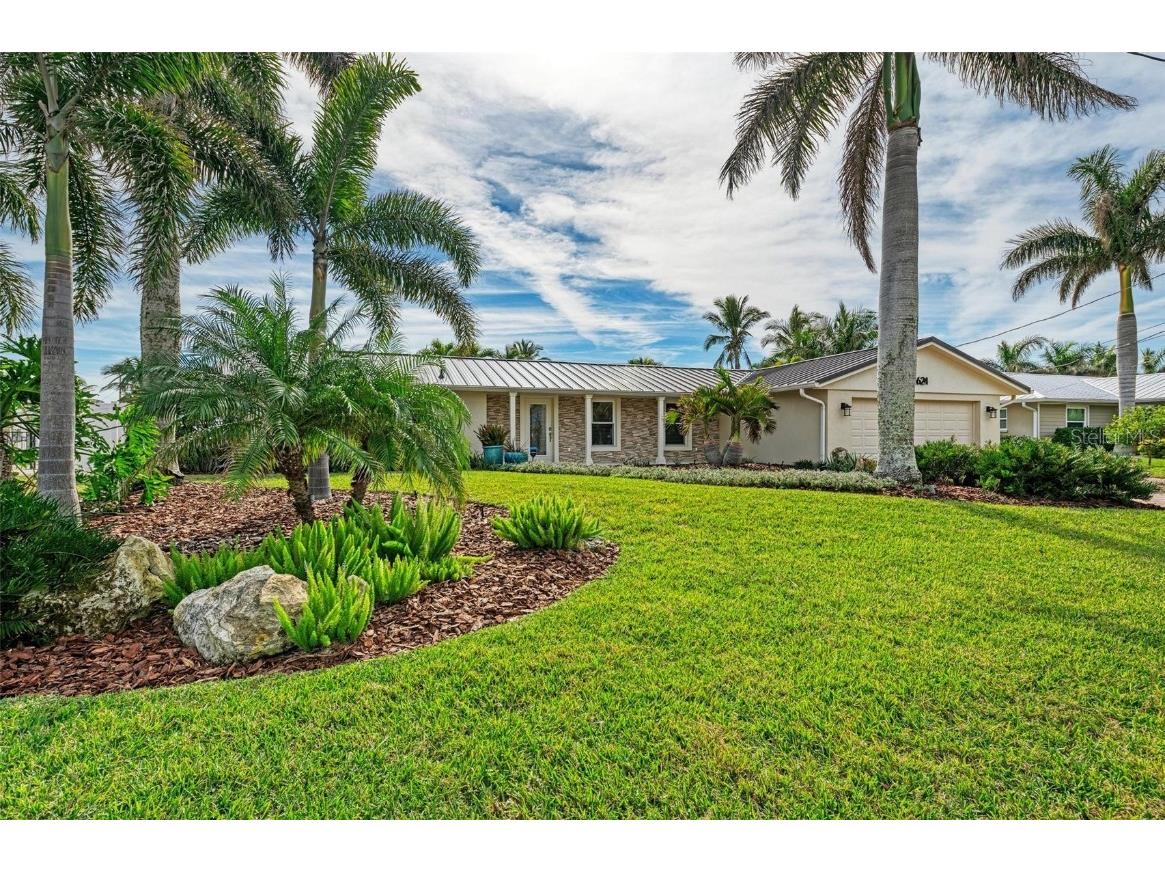 624 Foxworth Ln Holmes Beach FL 34217 A4557941 image1