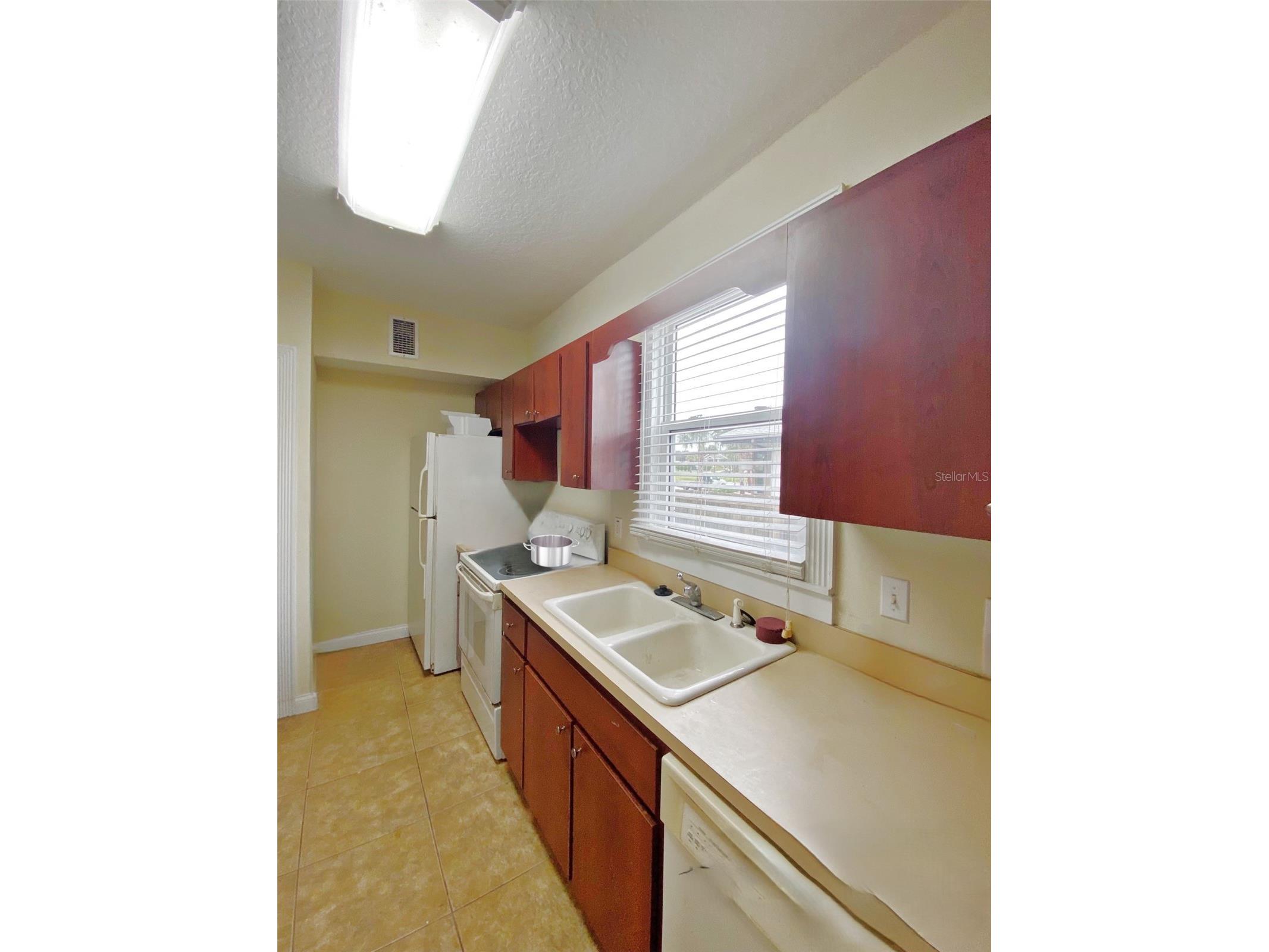 624 N Wild Olive Avenue Daytona Beach FL 32118 O6256257 image10