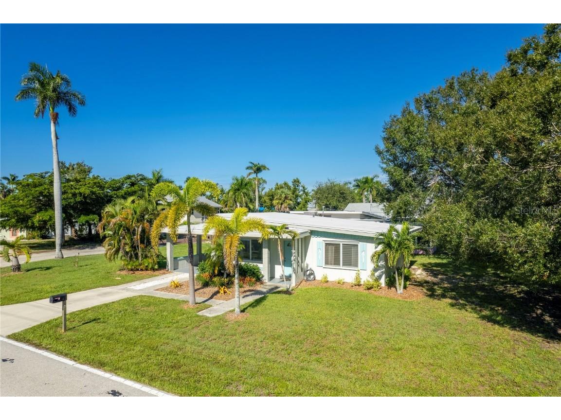 624 W Virginia Avenue Punta Gorda FL 33950 C7481912 image1
