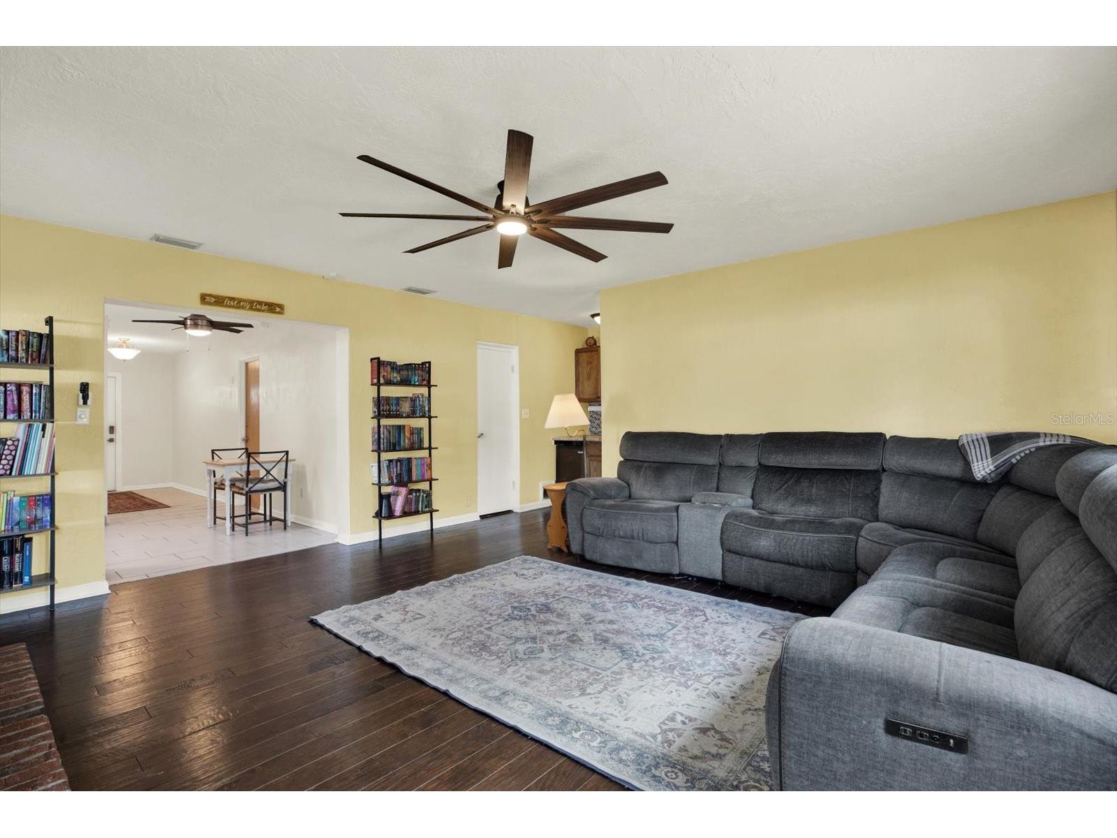6240 39th Avenue N Saint Petersburg FL 33709 TB8510738 image14