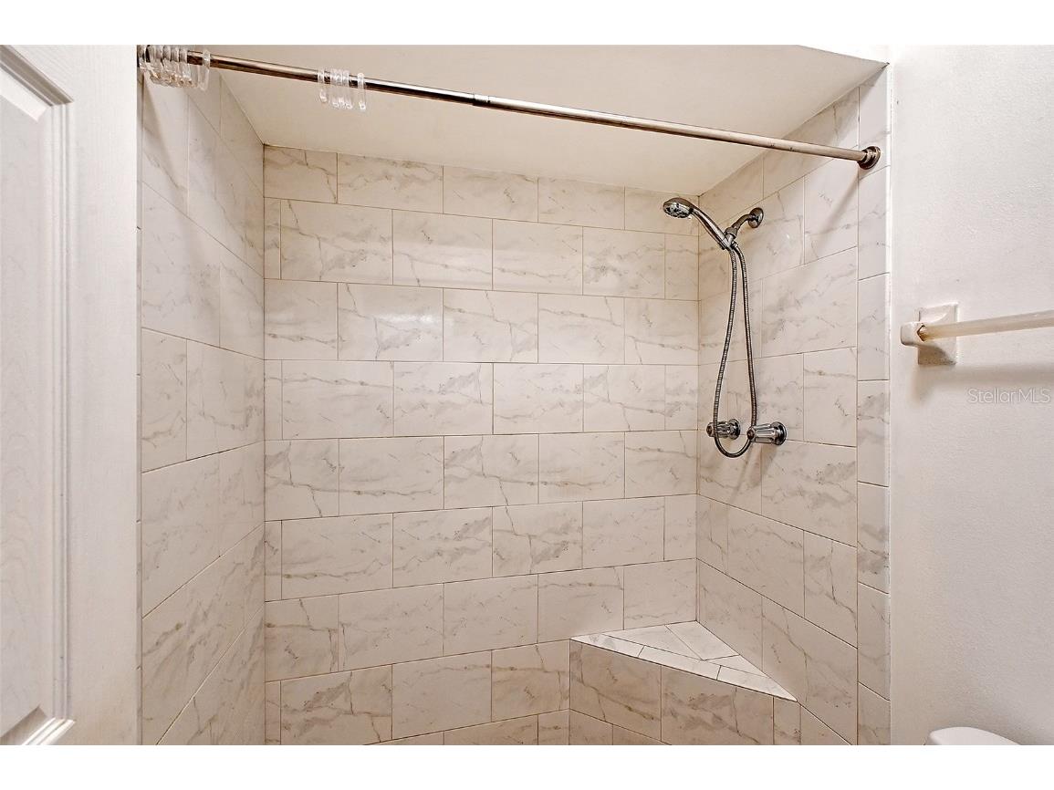 6240 7th Avenue W #6240 Bradenton FL 34209 A4648969 image18