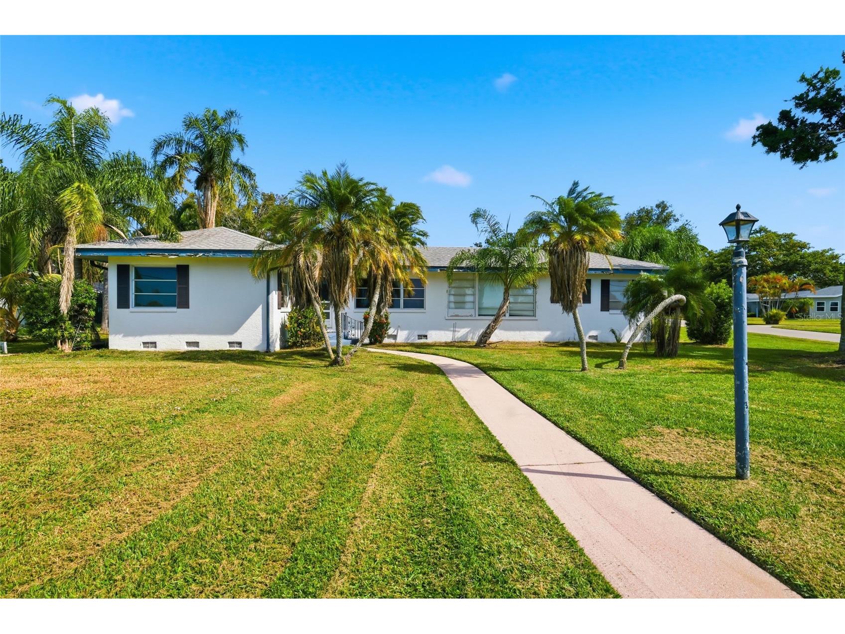 6240 Uplands Boulevard Sarasota FL 34243 - SARASOTA BAY A4670595 image1