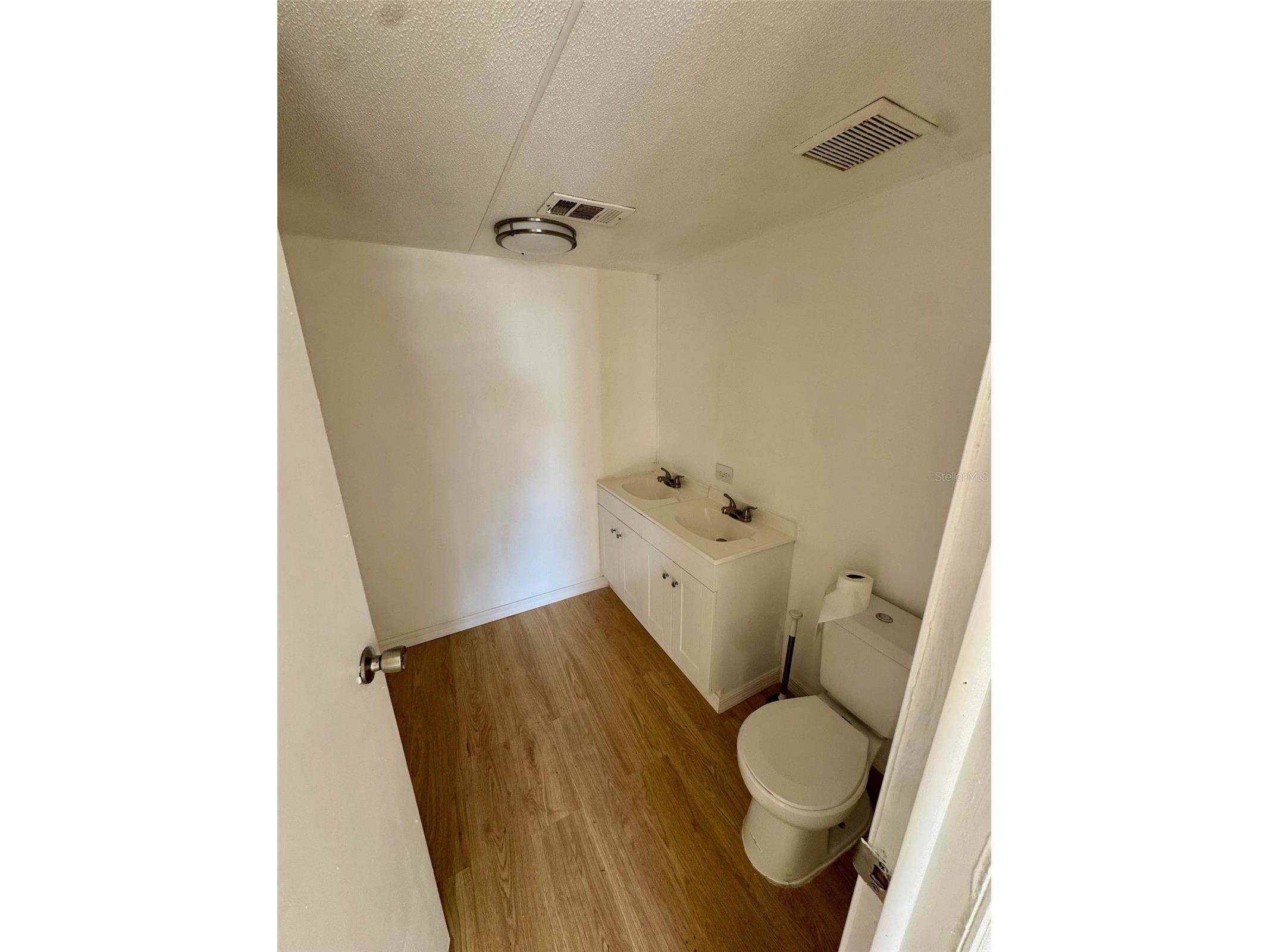 6240 Woodsman Drive Zephyrhills FL 33544 TB8478081 image13