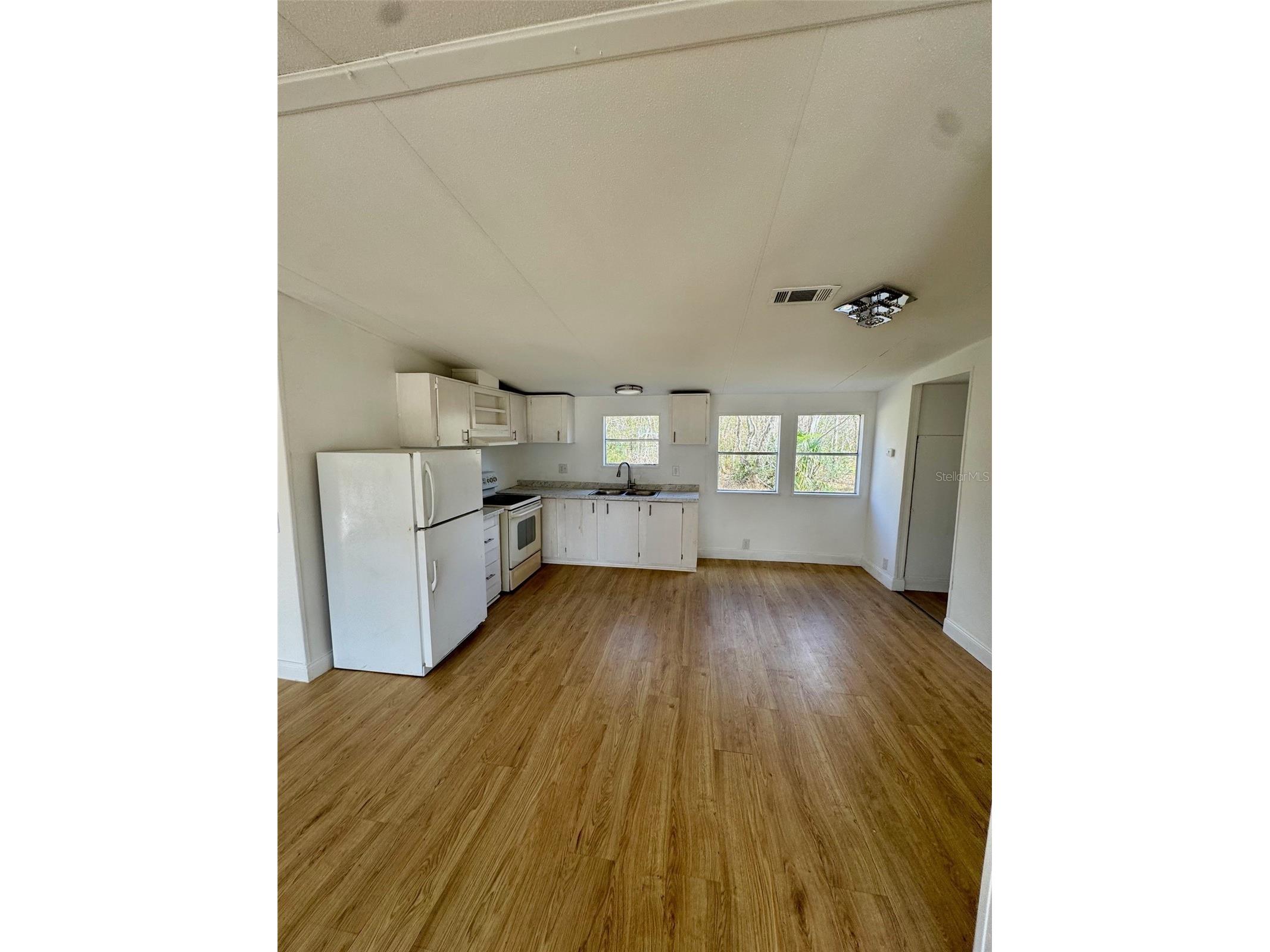 6240 Woodsman Drive Zephyrhills FL 33544 TB8478081 image7