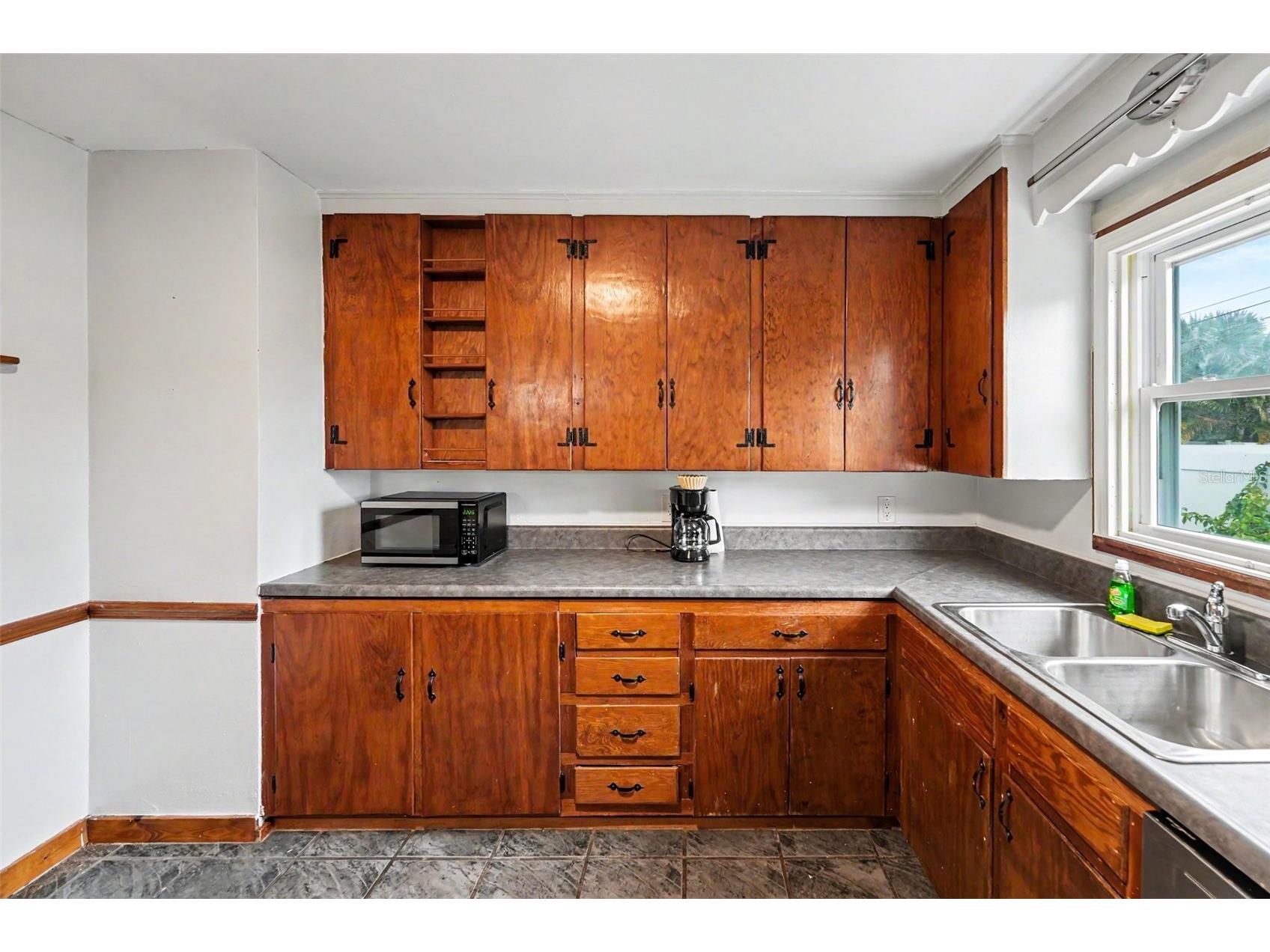 6242 5th Avenue N Saint Petersburg FL 33710 TB8510666 image11