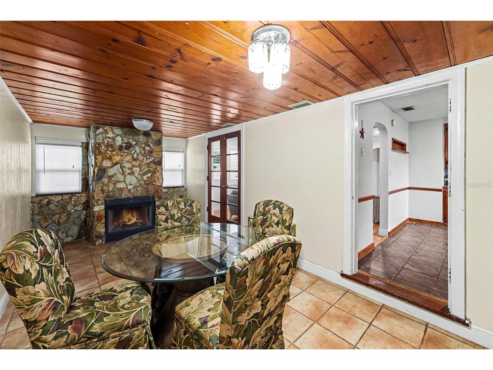 6242 5th Avenue N Saint Petersburg FL 33710 TB8510666 image7