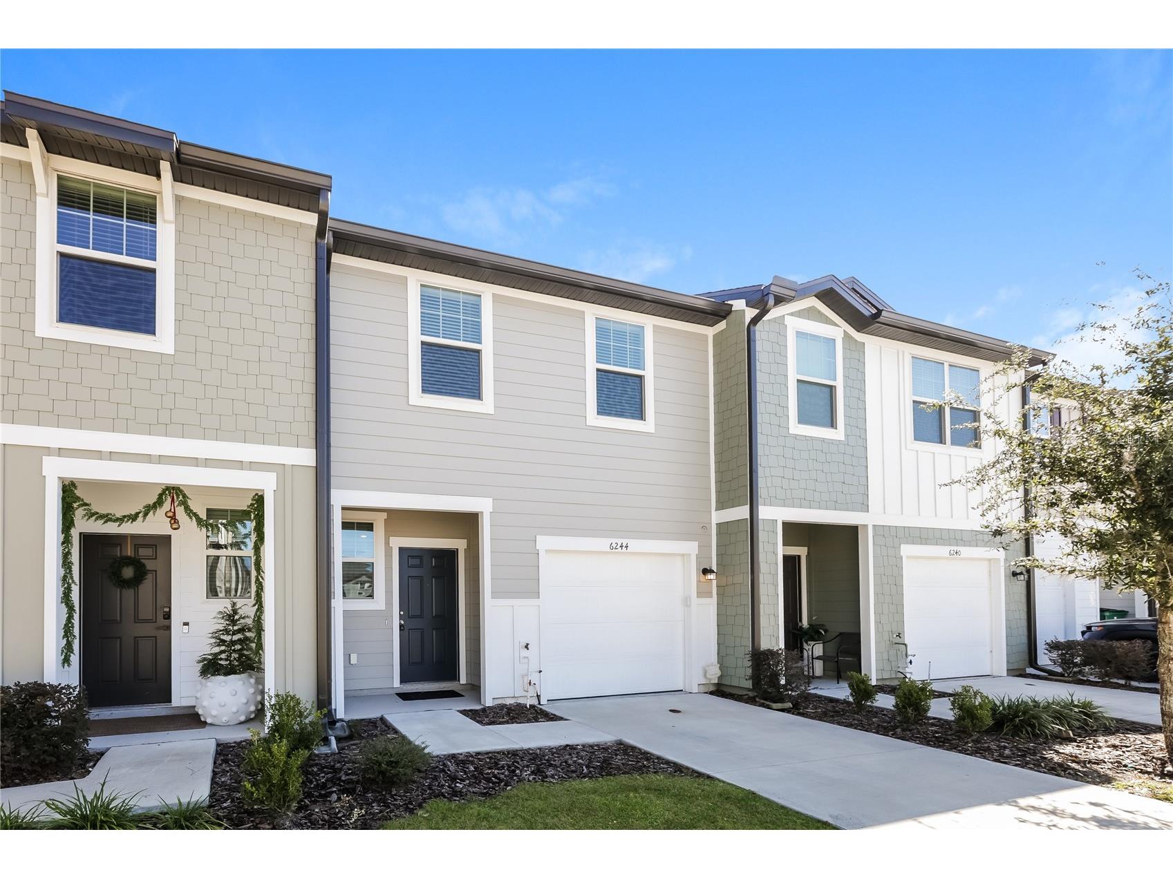 6244 Calle Ochoa Street Zephyrhills FL 33542 TB8445619 image1