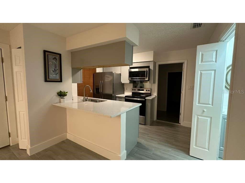 6246 Oak Cluster Circle Tampa FL 33634 TB8446683 image6