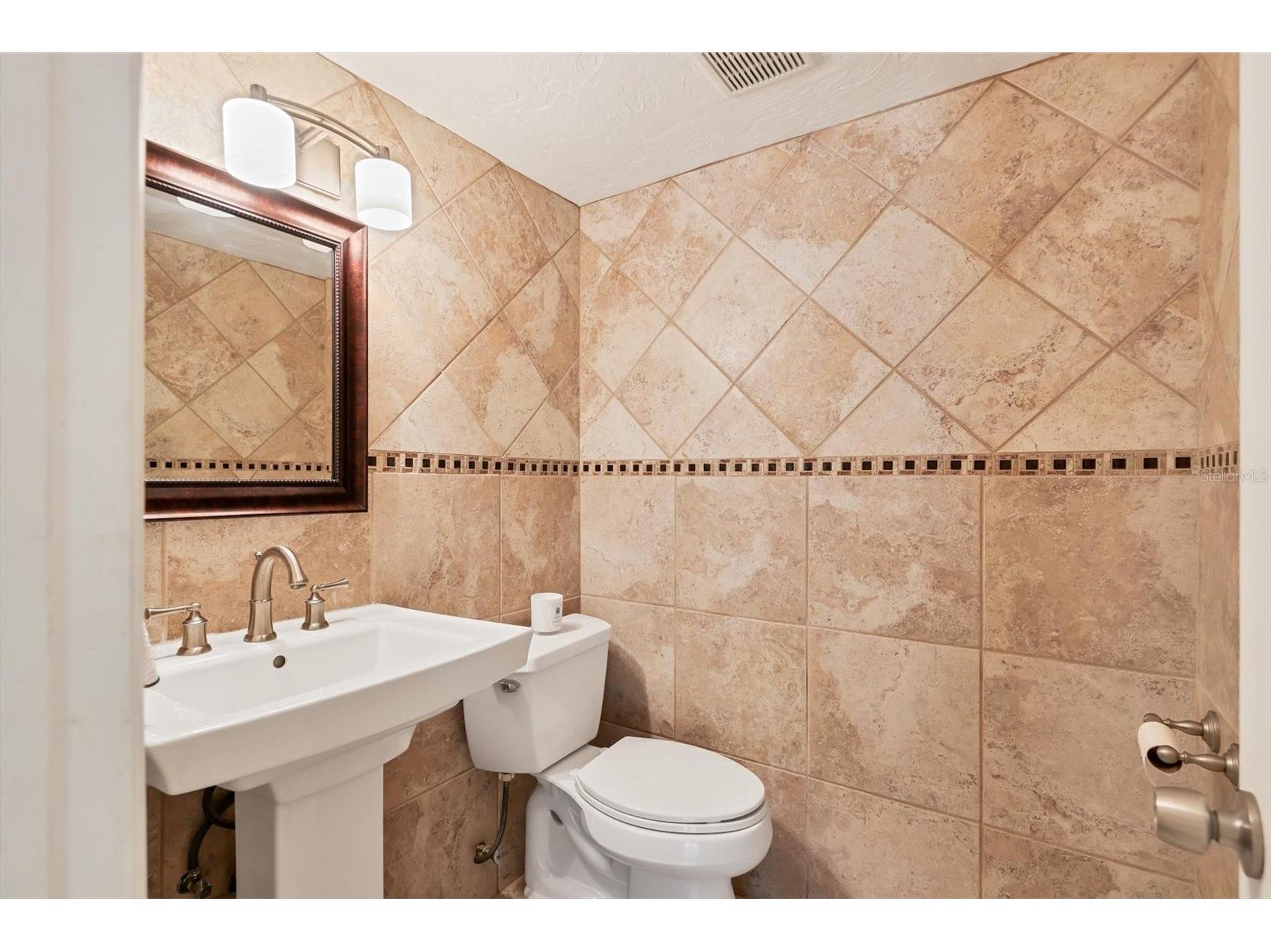 6249 Muriwood Court Sarasota FL 34243 A4666682 image25