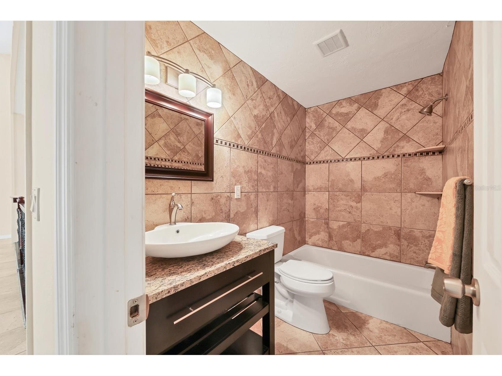 6249 Muriwood Court Sarasota FL 34243 A4666682 image39