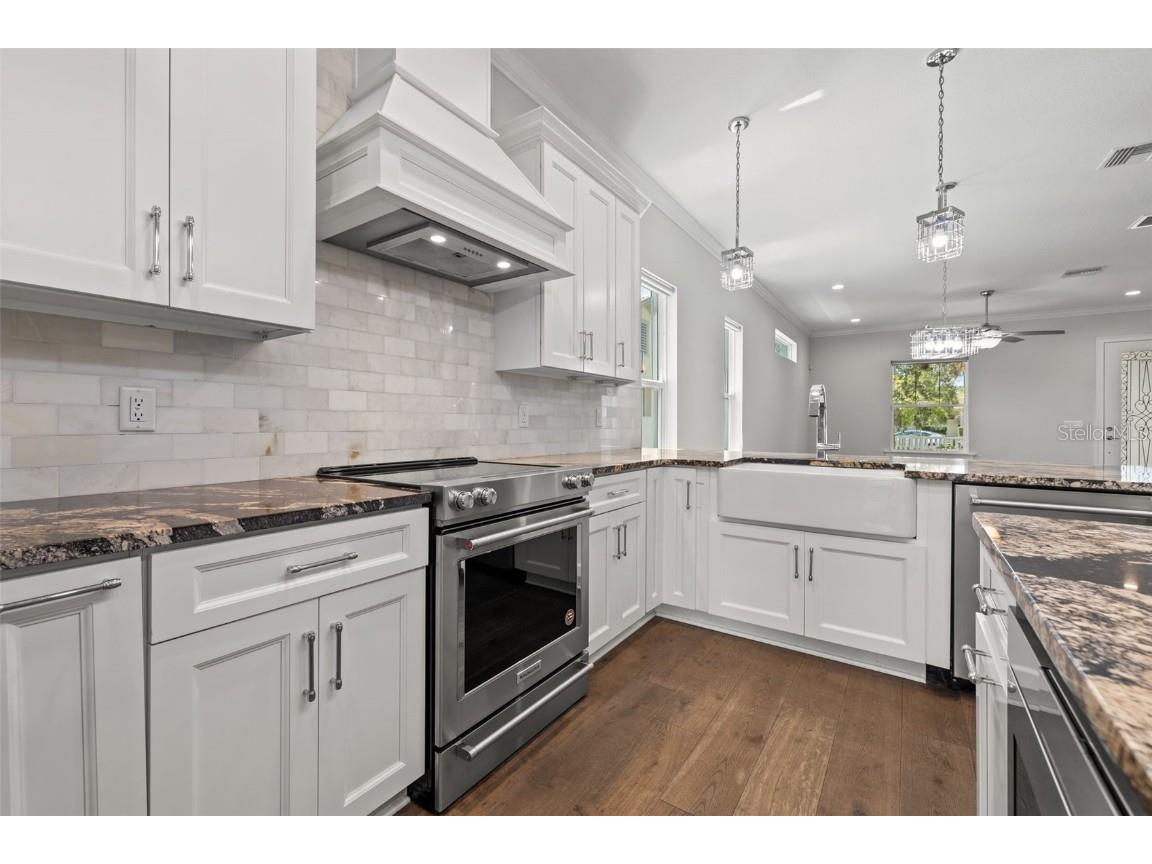 625 38th Avenue N Saint Petersburg FL 33704 TB8411692 image17