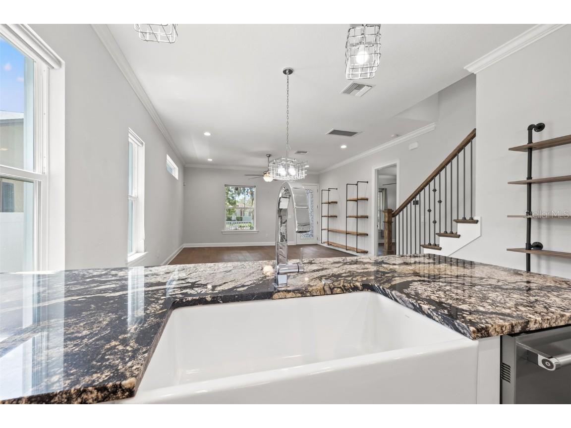 625 38th Avenue N Saint Petersburg FL 33704 TB8411692 image18