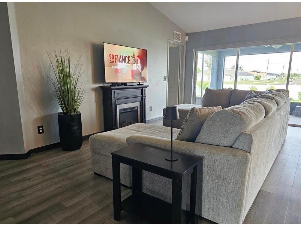 625 El Dorado Boulevard N Cape Coral FL 33993 C7525484 image8