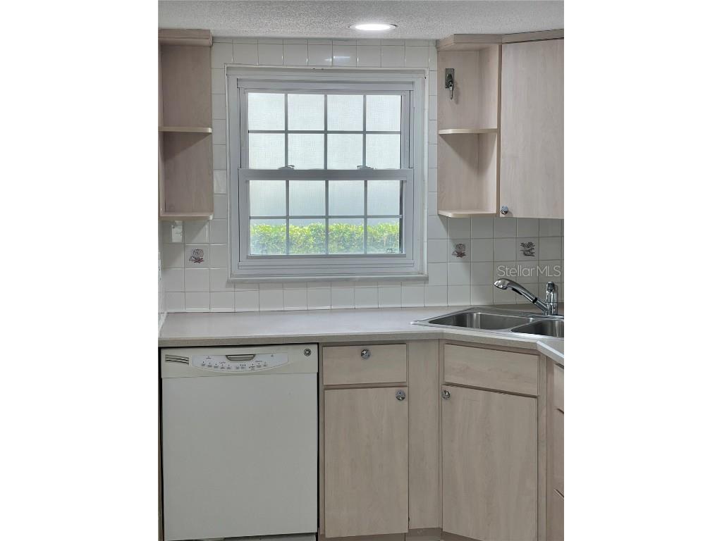 625 N Halifax Avenue #15 Daytona Beach FL 32118 V4940918 image6