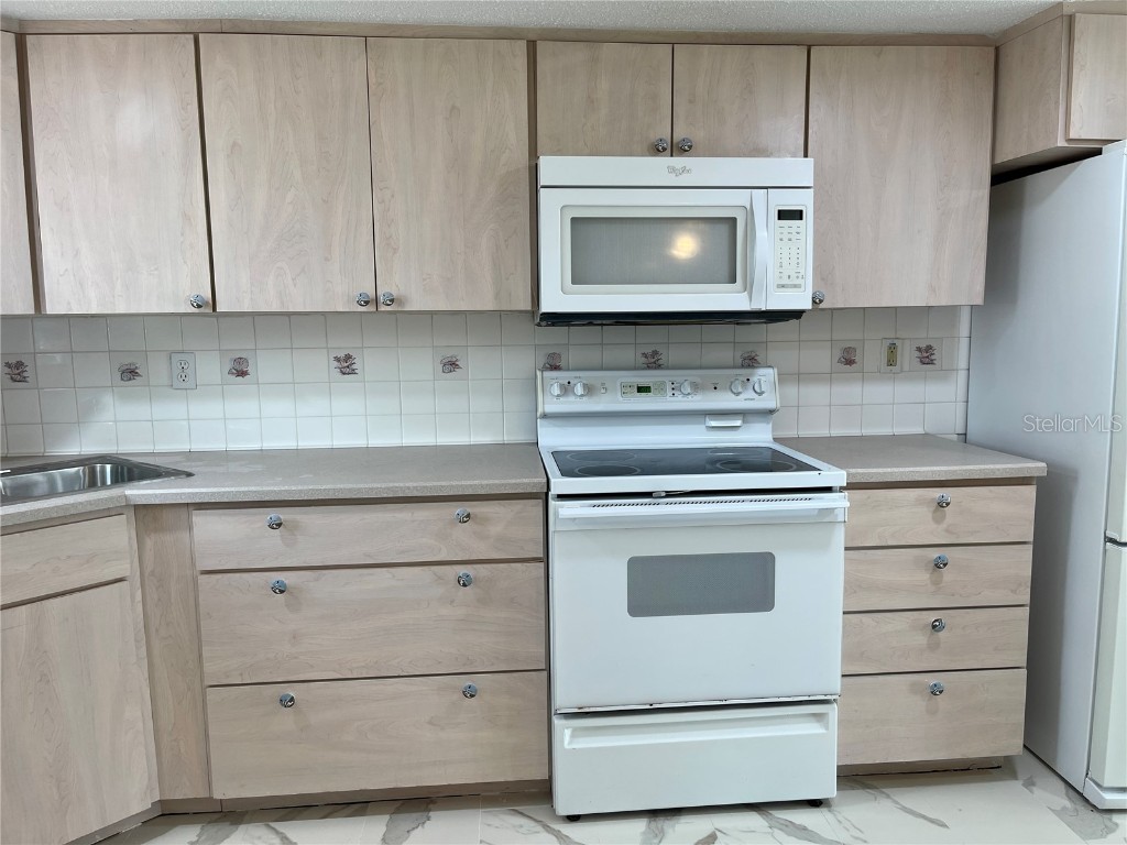 625 N Halifax Avenue #15 Daytona Beach FL 32118 V4940918 image7