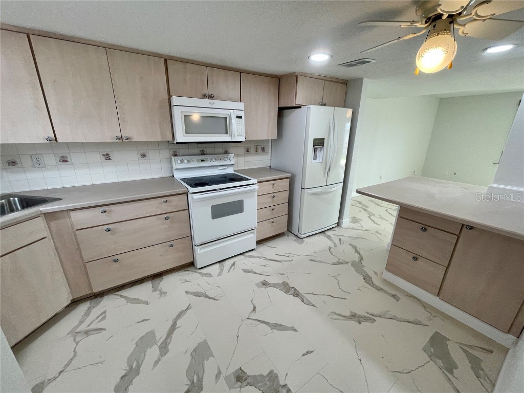 625 N Halifax Avenue #15 Daytona Beach FL 32118 V4940918 image8