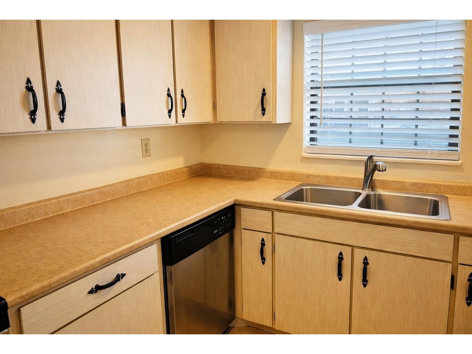 625 N Halifax Avenue #9 Daytona Beach FL 32118 O6381042 image5