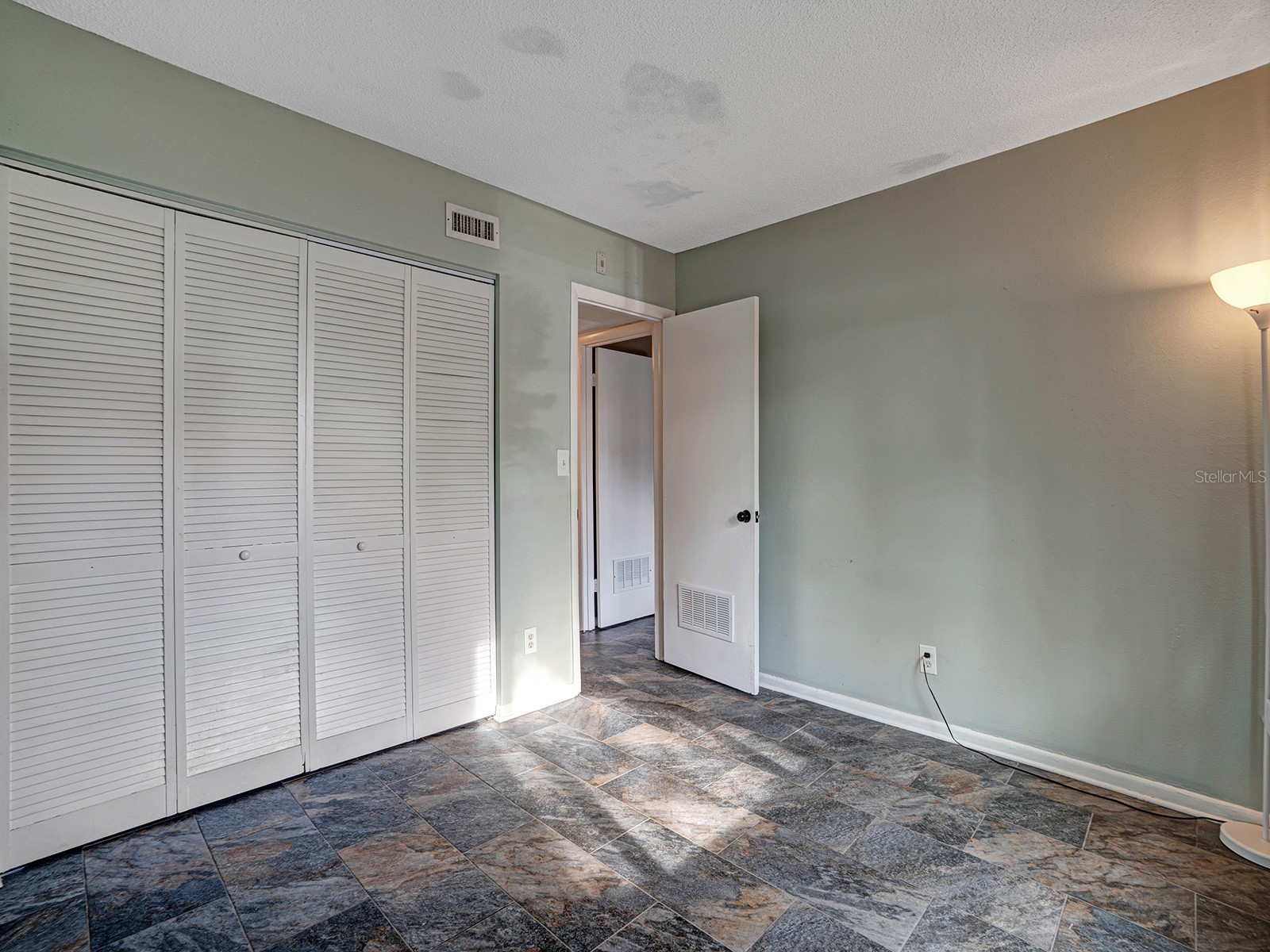 625 N Keene Road #B Clearwater FL 33755 TB8518063 image17