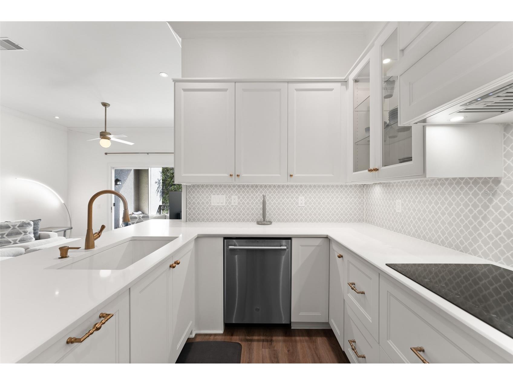 625 Tropical Breeze Way Tampa FL 33602 - GARRISON CHANNEL TB8488229 image13