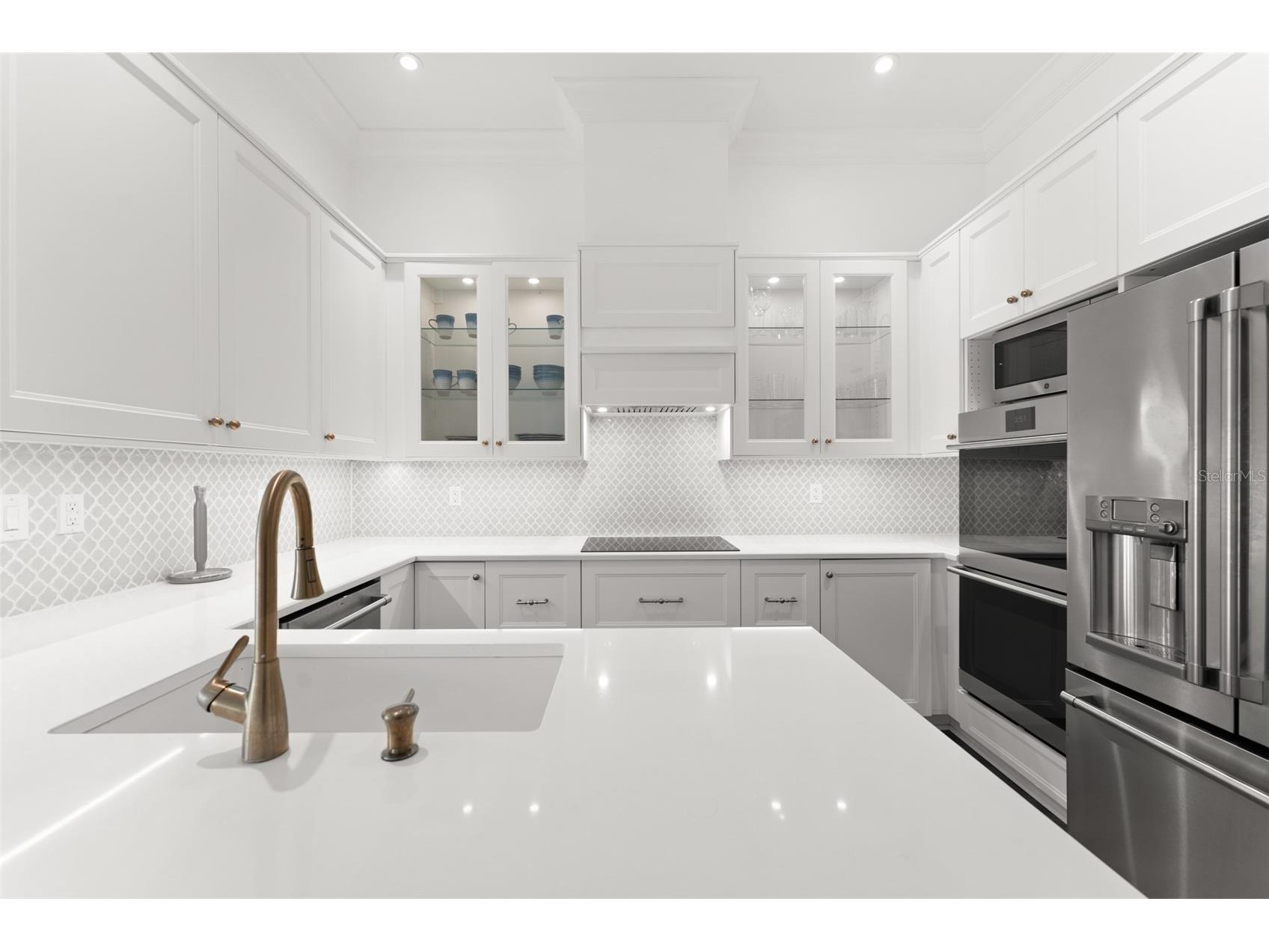 625 Tropical Breeze Way Tampa FL 33602 - GARRISON CHANNEL TB8488229 image3