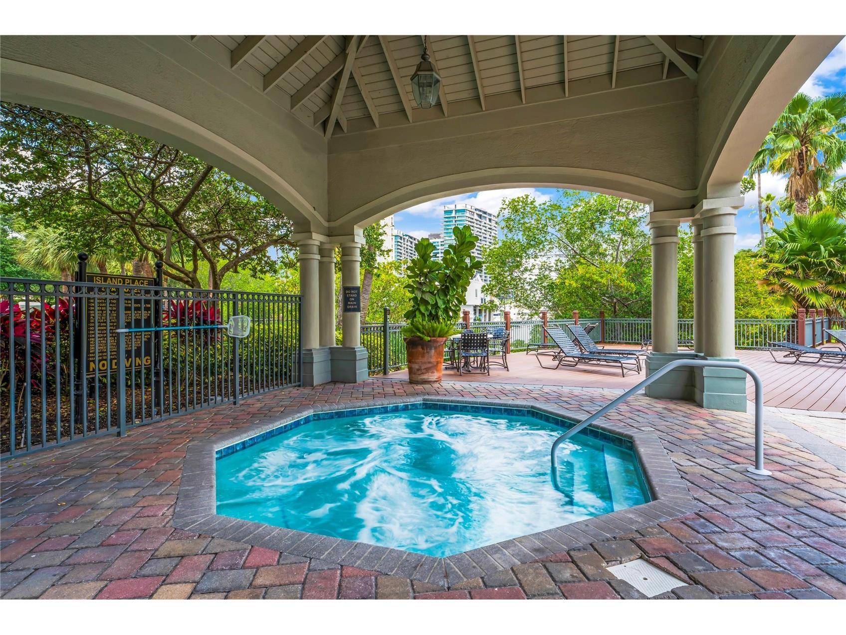 625 Tropical Breeze Way Tampa FL 33602 - GARRISON CHANNEL TB8488229 image34