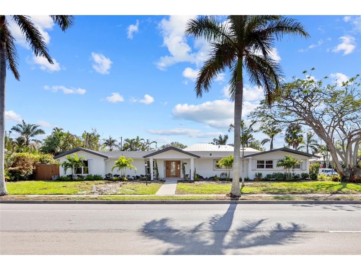 625 W Olympia Avenue Punta Gorda FL 33950 C7500294 image1