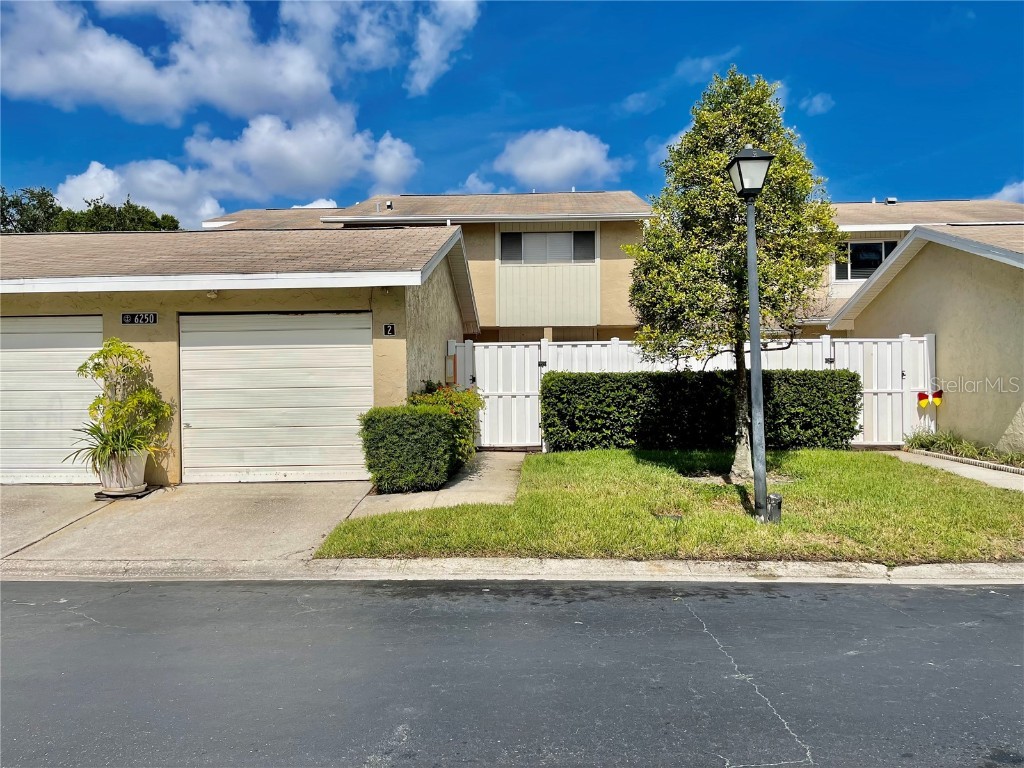 6250 Cape Hatteras Way NE #2 Saint Petersburg FL 33702 - BAYOU GRANDE & TAMPA BAY U8210129 image1